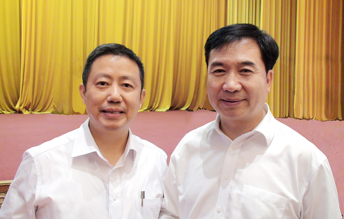 中央政治局常委、中央紀(jì)律檢查委員會(huì)書記李希與周海江合影