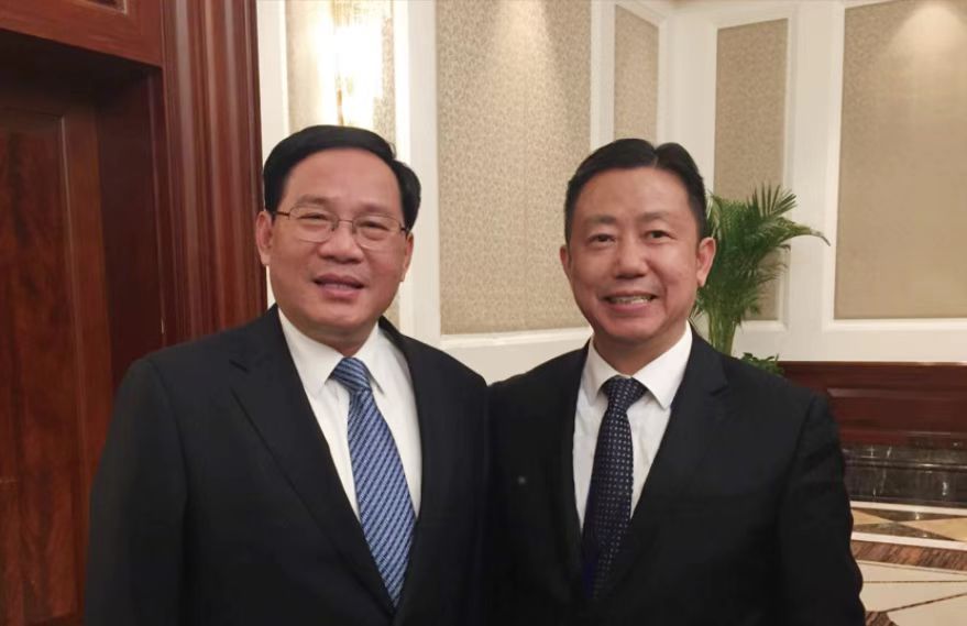 中央政治局常委、國務(wù)院總理李強(qiáng)與周海江合影